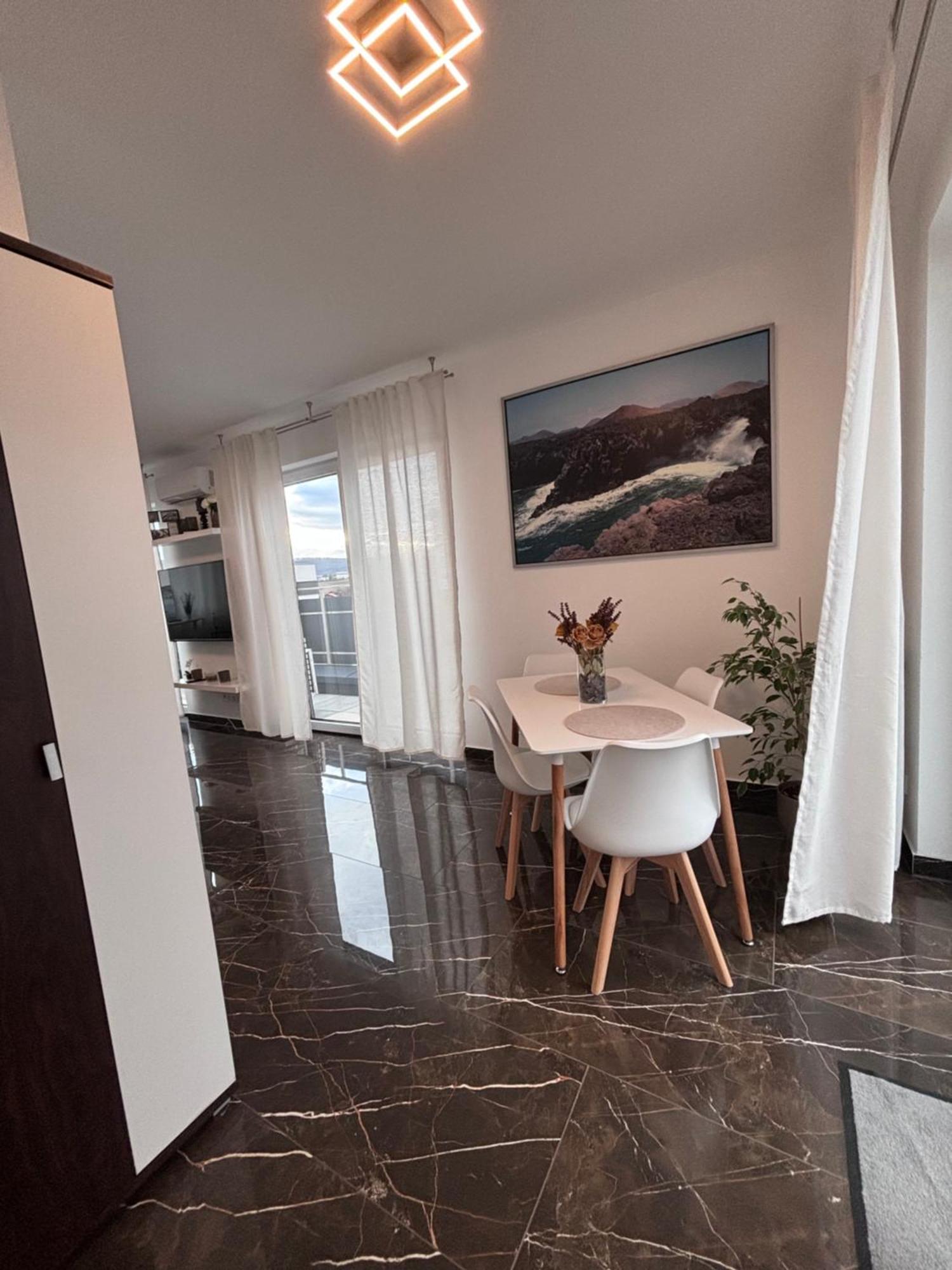 Ferienwohnung-Weinstadt Ngoại thất bức ảnh