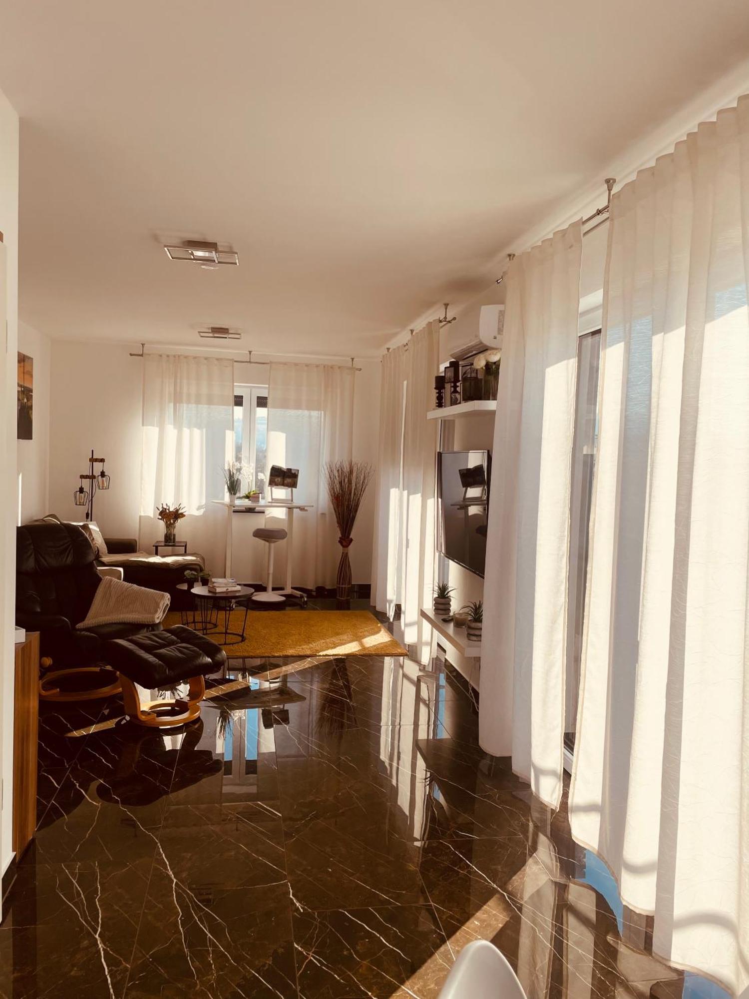 Ferienwohnung-Weinstadt Ngoại thất bức ảnh